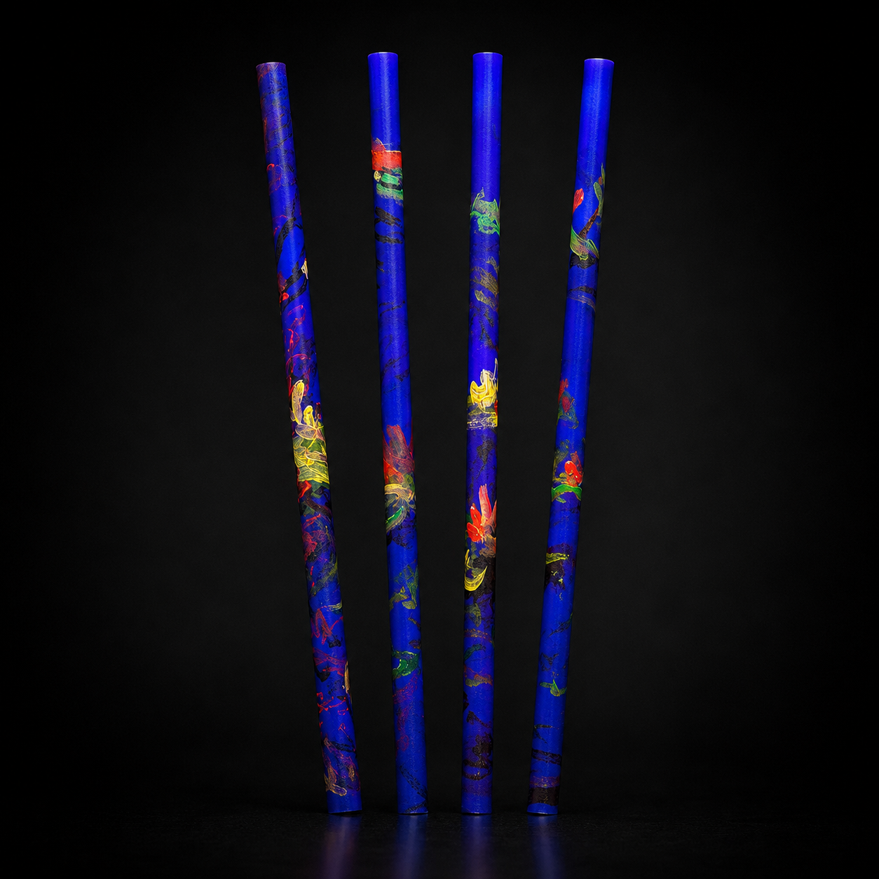 CLAUDE straw design packshot